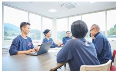 社内会議の様子